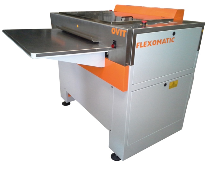 Flexographic plate cleaner